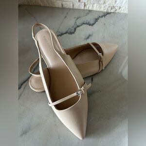 Marc Fisher Dress Flats
Tan size 9.5